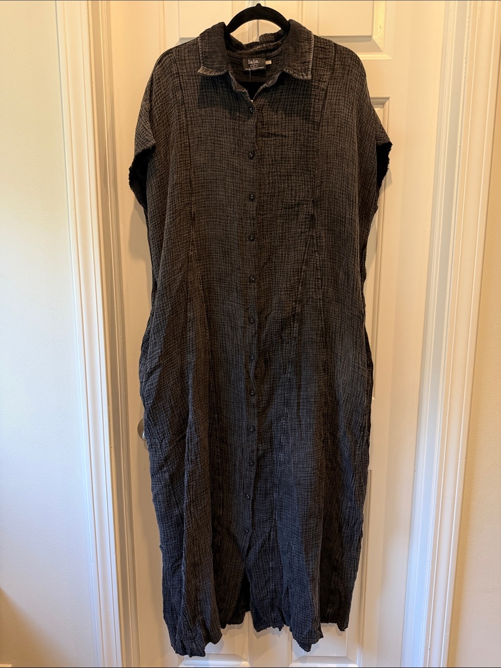 Dressed in Lala California Cool Oversized Maxi Dress Black Mineral Wash medium - Picture 3 of 10